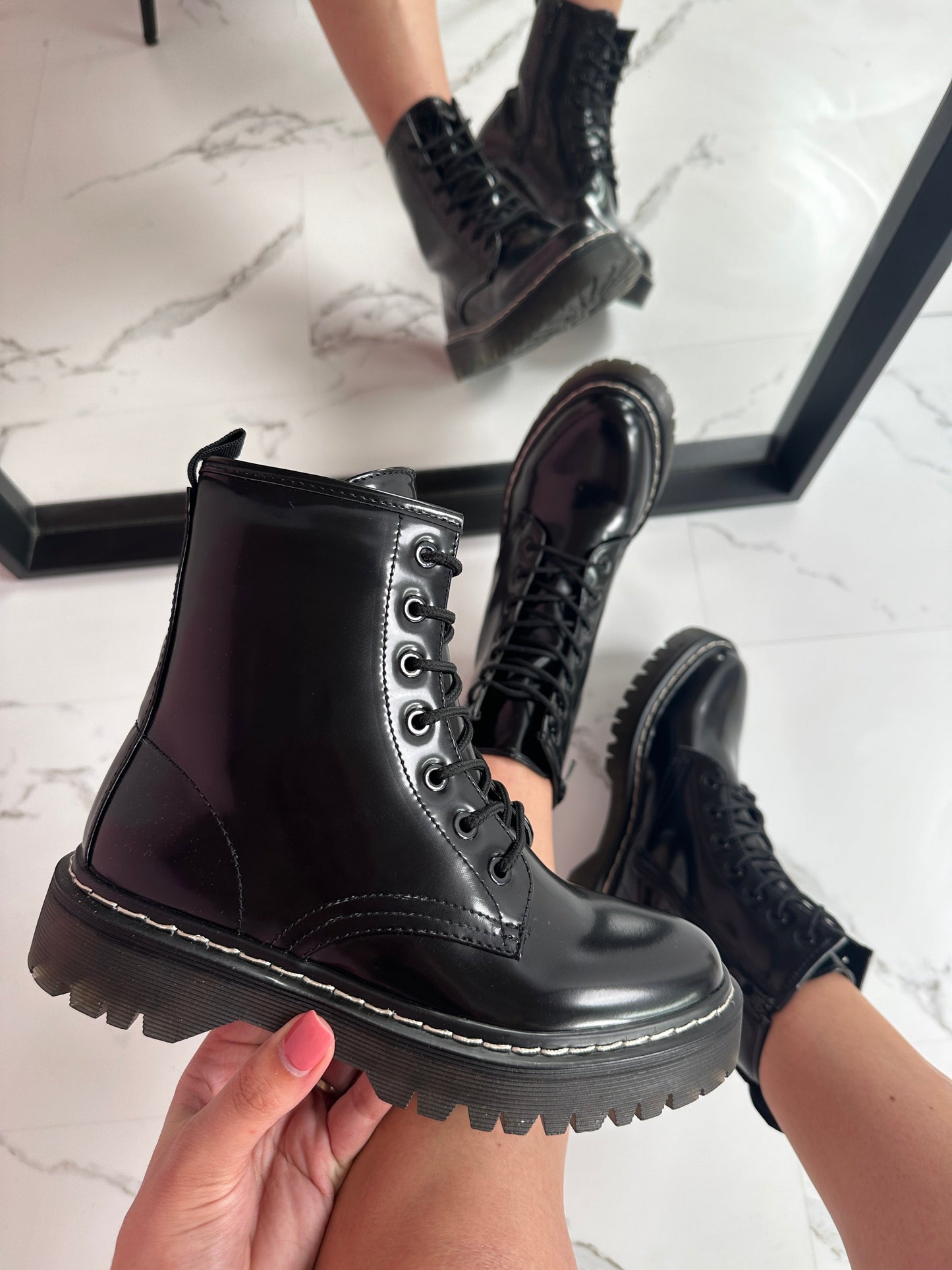 Suzanne® | Bottes noires brillantes
